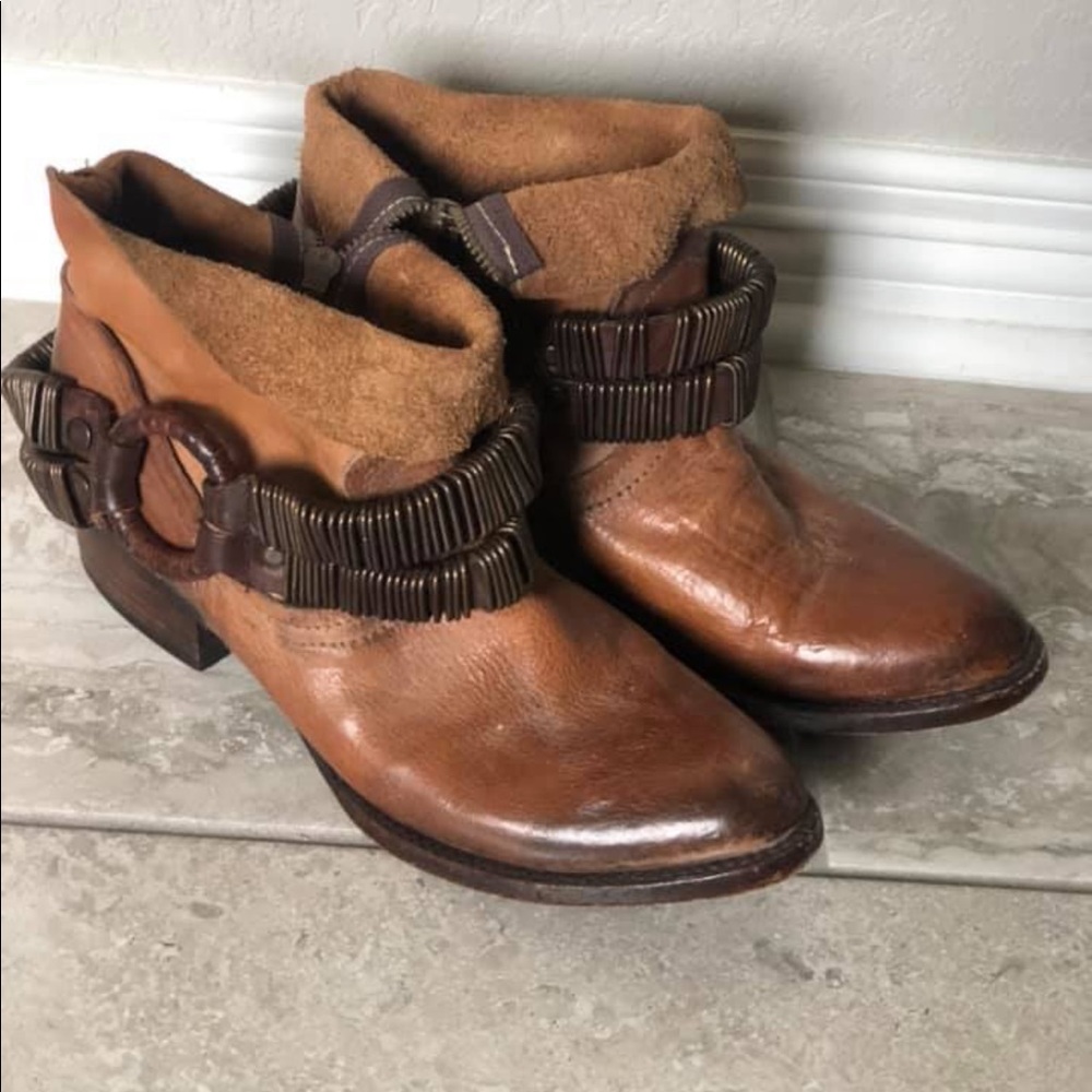 Size 9 Freebirds
